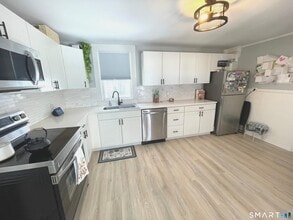 194 School St in Putnam, CT - Building Photo - Building Photo