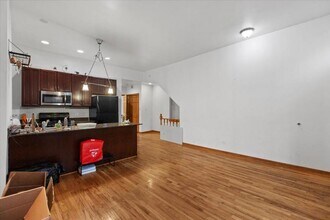 1911 W Ohio St in Chicago, IL - Building Photo - Building Photo