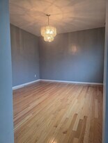 63 Oak St, Unit 1 in Taunton, MA - Building Photo