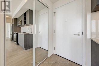 25-2725 Holly St in Toronto, ON - Building Photo - Building Photo