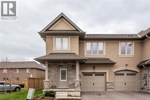 98 Shoreview Pl in Hamilton, ON - Building Photo