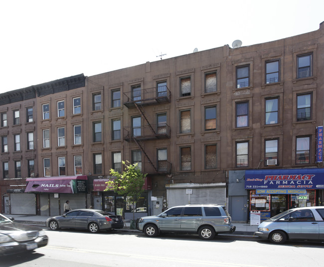1460-1462 Fulton St in Brooklyn, NY - Foto de edificio - Building Photo