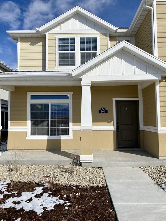 267 S Hidden Lagoon Pl in Saratoga Springs, UT - Building Photo