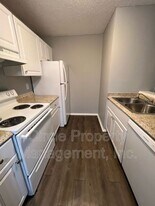 4017 Hunters Ridge Dr SW in Huntsville, AL - Building Photo