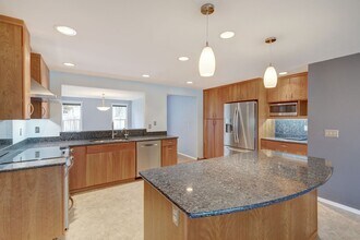 14200 112th Ave NE in Kirkland, WA - Building Photo - Building Photo