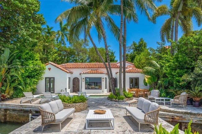 4640 N Bay Rd in Miami Beach, FL - Building Photo - Building Photo