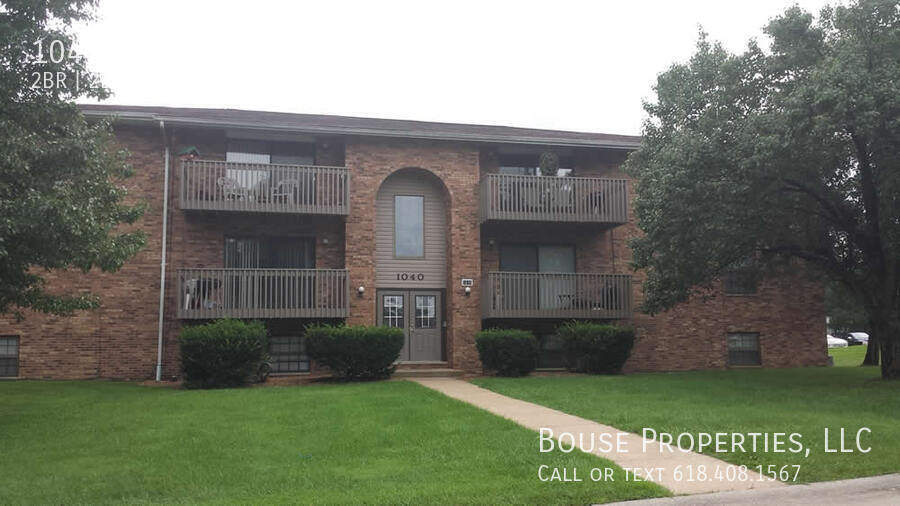 1040 Brookshire Ct in Belleville, IL - Building Photo