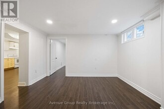 190 Northwood Dr in Toronto, ON - Building Photo - Building Photo