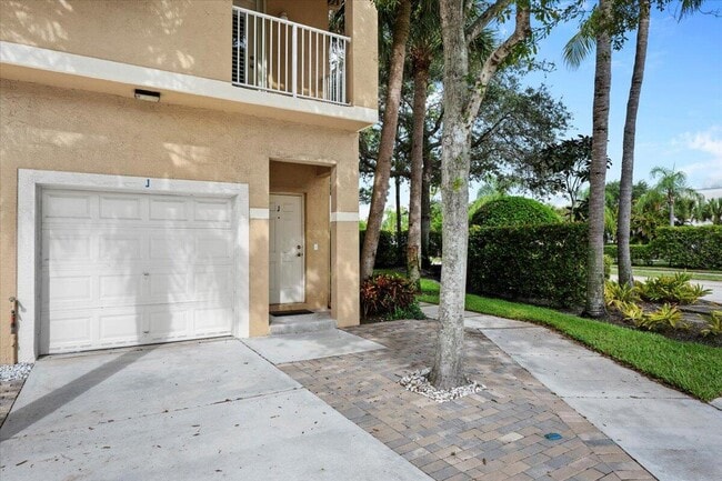 152 Village Blvd in Tequesta, FL - Building Photo - Building Photo