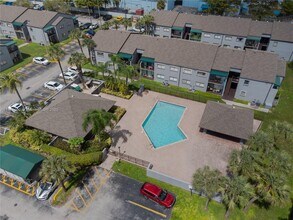 7429 SW 152nd Ave in Miami, FL - Building Photo - Building Photo