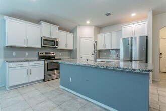 117 Kinglet Dr in Jarrell, TX - Building Photo - Building Photo