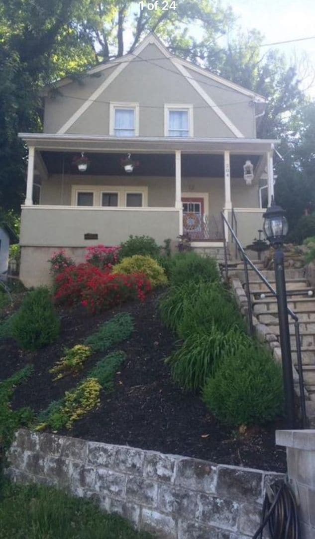 property at 204 Sunset Dr