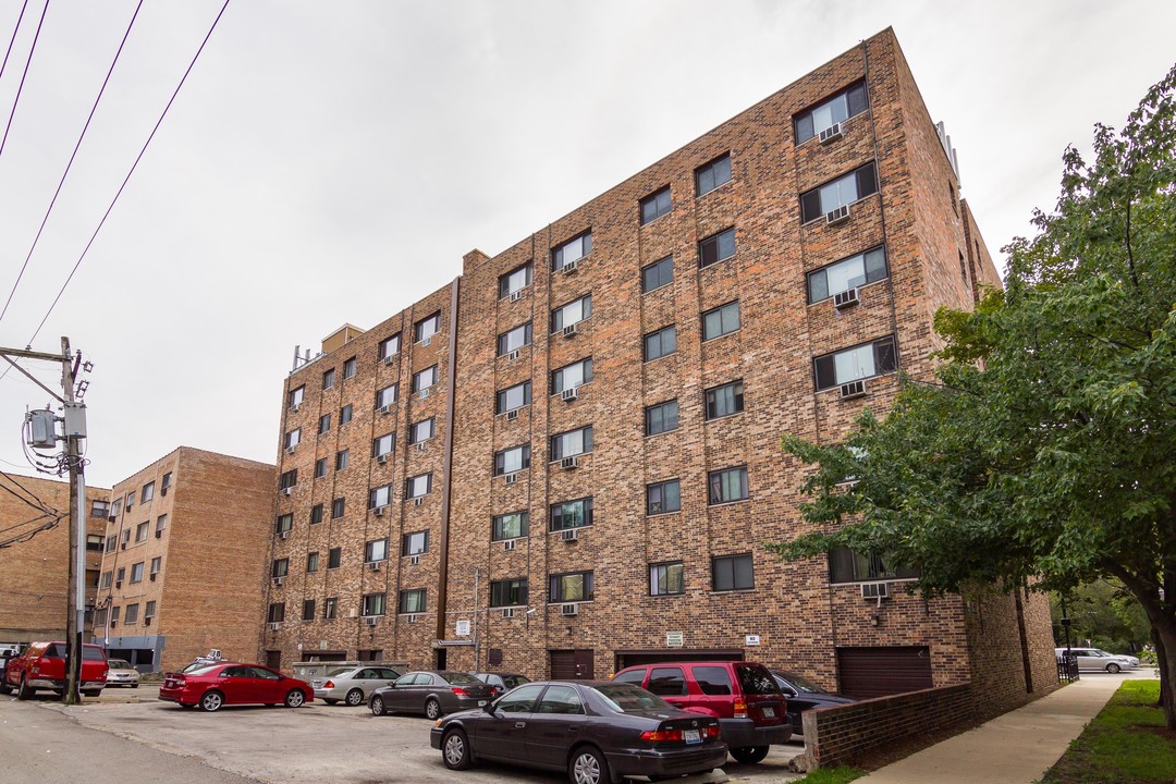 North Shore Apartments in Chicago, IL - Building Photo