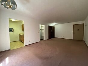 5 N Chillicothe St in South Charleston, OH - Building Photo - Building Photo