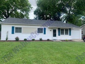 1726 Anita Dr in Champaign, IL - Building Photo
