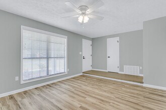 13 Oxford Ct in Savannah, GA - Building Photo - Building Photo