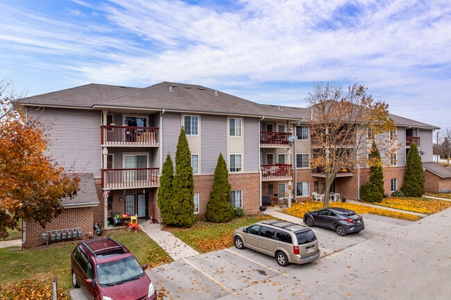 Hunters Ridge Apartments in Plymouth, WI - Building Photo - Building Photo