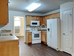 7209 Sir William Dr in Fairview, TN - Foto de edificio - Building Photo