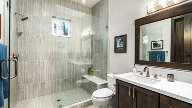 9265 Heartwood Dr in Truckee, CA - Building Photo - Building Photo