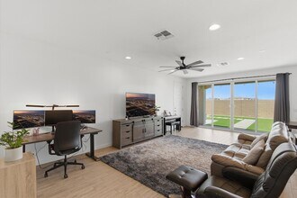 5935 S Coyote Canyon in Mesa, AZ - Foto de edificio - Building Photo