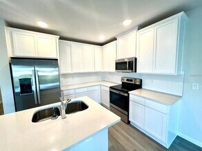 2778 Narcoossee Cmns Wy in St. Cloud, FL - Building Photo - Building Photo