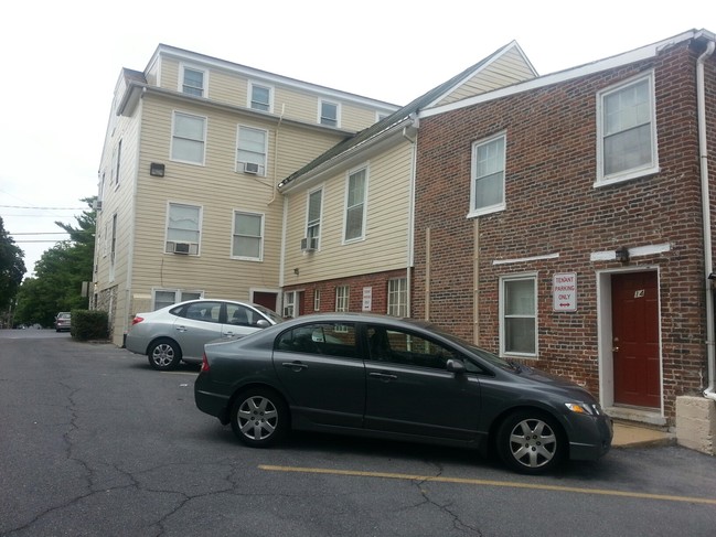 Sky White Apartments in Winchester, VA - Building Photo - Building Photo