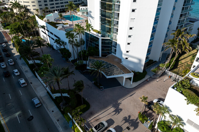 Oceania III in Sunny Isles Beach, FL - Building Photo - Building Photo