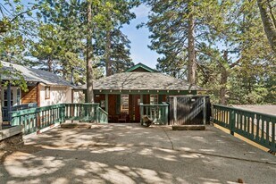 1219 Scenic Way in Lake Arrowhead, CA - Building Photo