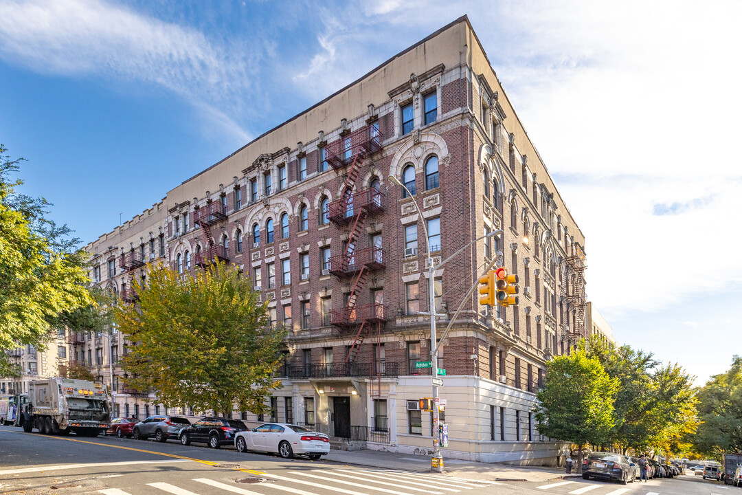 219 Audubon Ave in New York, NY - Foto de edificio