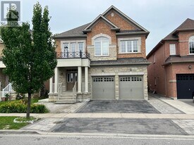 19 Antorisa Ave in Vaughan, ON - Building Photo
