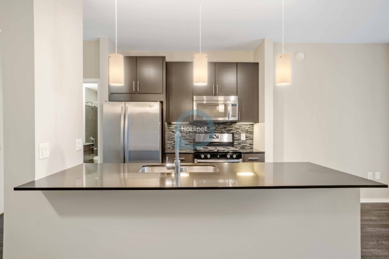 120 N Desplaines St in Chicago, IL - Building Photo