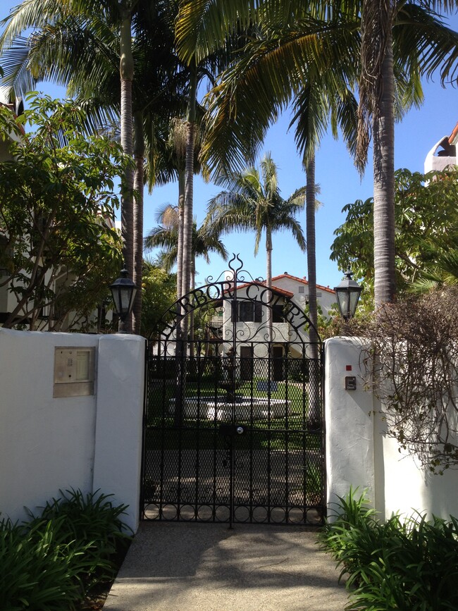 127 Bath St, Unit #3 in Santa Barbara, CA - Building Photo - Building Photo
