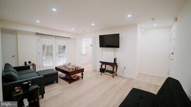 5933 Quantrell Ave-Unit -T2 in Alexandria, VA - Building Photo - Building Photo