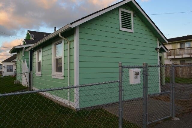 property at 135 W Grant St