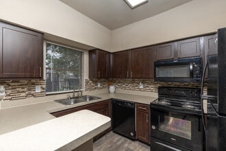 Country Club Apartments in Mesquite, TX - Building Photo - Interior Photo