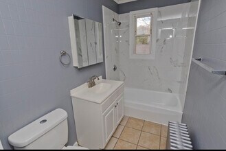 130 Bowles St in Springfield, MA - Foto de edificio - Building Photo