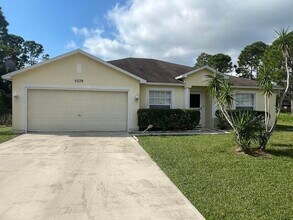 5529 NW North Lundy Cir in Port St. Lucie, FL - Building Photo - Building Photo