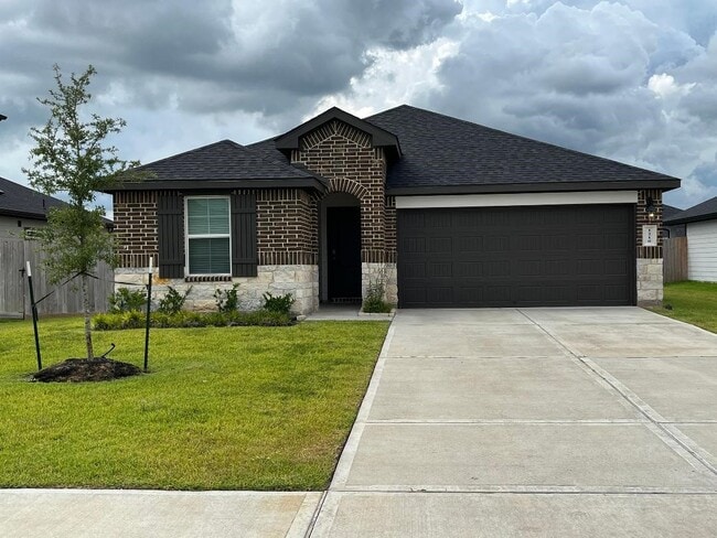 property at 1210 Kingbird Ct