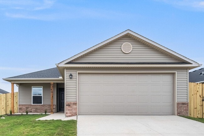 2527 E Meramec St in Fayetteville, AR - Building Photo - Building Photo