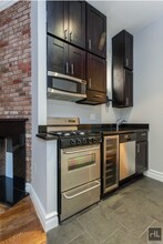 West 97th Street, Unit 5N in New York, NY - Building Photo - Building Photo