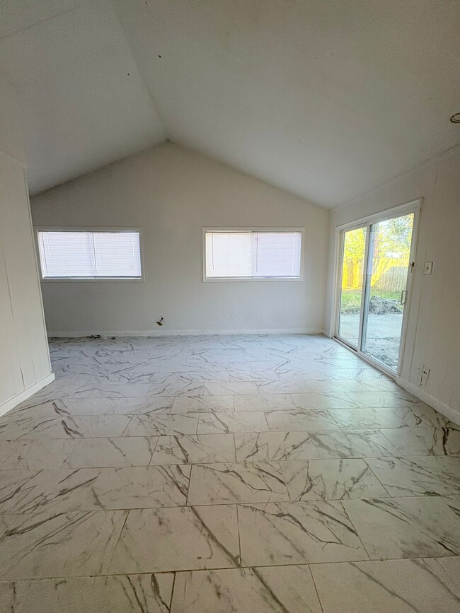 3010 McCrarey Dr in Houston, TX - Building Photo - Building Photo