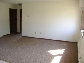 Heather Court Apartments in Owatonna, MN - Building Photo - Interior Photo