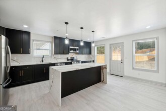 630 Windsor Brook Ln SE in Lawrenceville, GA - Building Photo - Building Photo