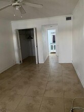 4311 Crystal Lake Dr, Unit 112 in Pompano Beach, FL - Building Photo - Building Photo