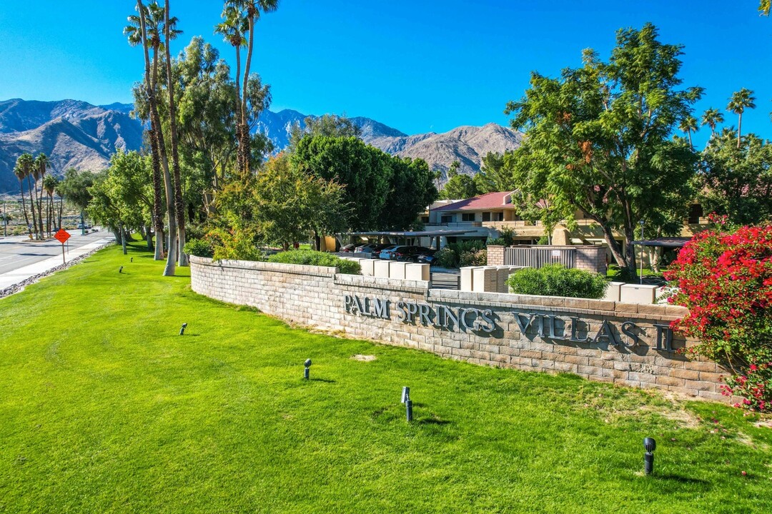 2801 N Los Felices Cir E, Unit D110 in Palm Springs, CA - Building Photo