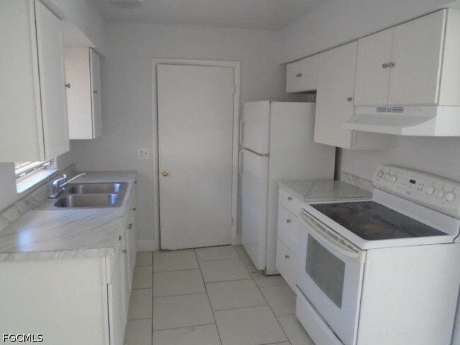 property at 2623 Linhart Ave