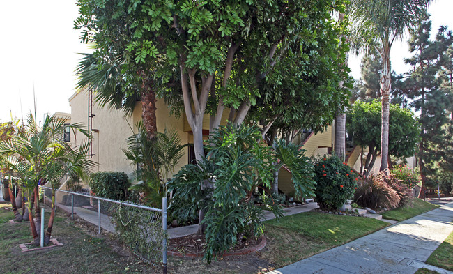 3737-3745 Mississippi St in San Diego, CA - Foto de edificio - Building Photo