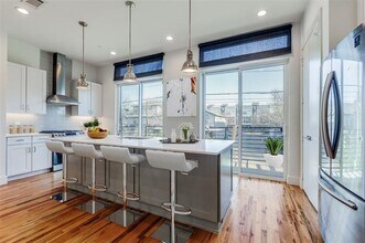 4419 Cabell Dr in Dallas, TX - Building Photo - Building Photo