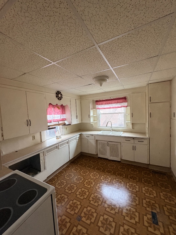 204 Pekin Ave, Unit Apt 2 in East Peoria, IL - Foto de edificio - Building Photo