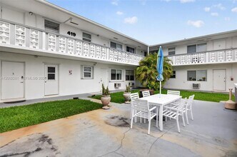 419 S Crescent Dr in Hollywood, FL - Building Photo - Building Photo